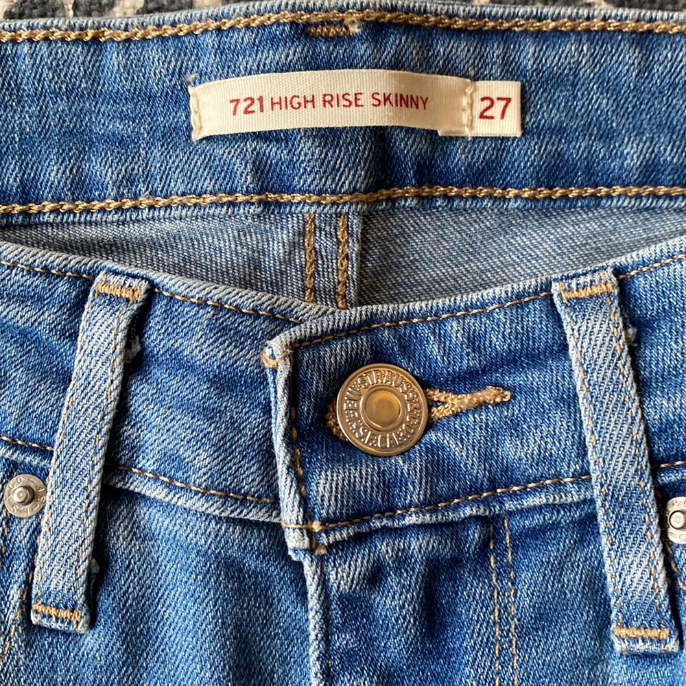 Levi’s 721 High Rise Skinny Jeans - Picture 4 of 5